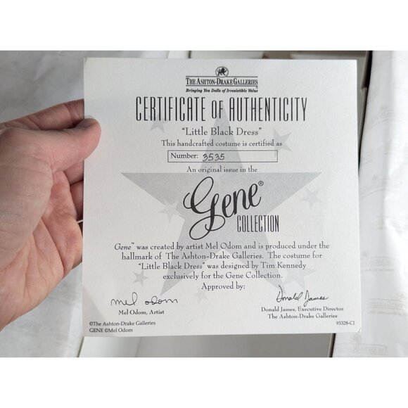 Gene Marshall Little Black Dress Fashion Doll + COA, booklet, stand and box, - Picture 4 of 10